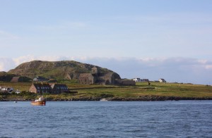 1280px-Iona_Abbey_Scotland_-_seen_from_ferry